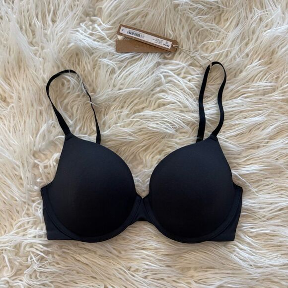 Skims Fits Everybody T-shirt Bra Onyx Size 32D - Picture 1 of 7